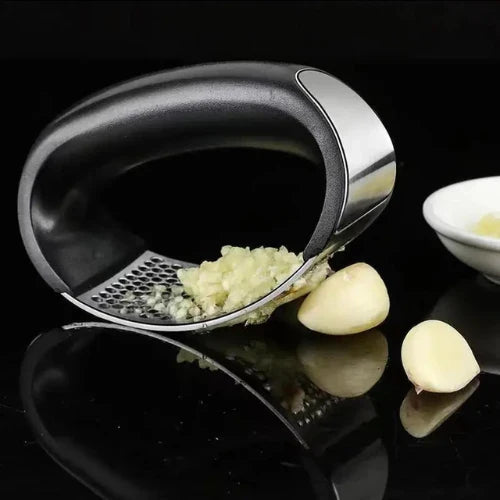 Amassador de Alho Oval Prático